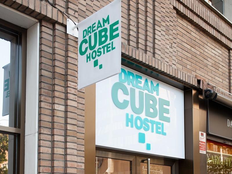 Dream Cube Hostel Βαρκελώνη Εξωτερικό φωτογραφία